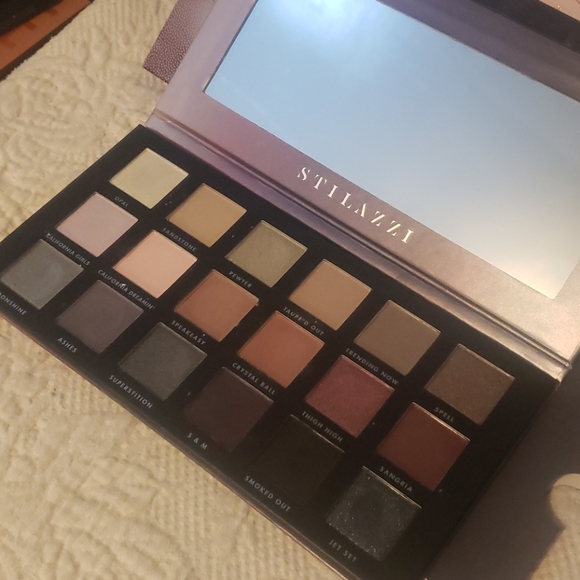 Stilazzi Stellar eyeshadow pallet - Picture 2 of 3